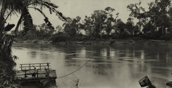 KITLV - 88351 - Kleingrothe, C.J. - Medan - River at Koealasimpang - 1905