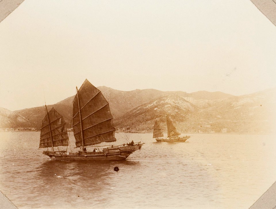 KITLV - 65860 - Chinese junks at Macau - presumably 1900-1902