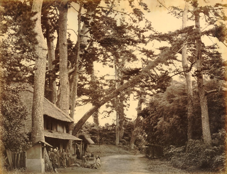 KITLV - 89902 - Beato, Felice - House on the Tōkaidō road in Japan - presumably 1863-1865
