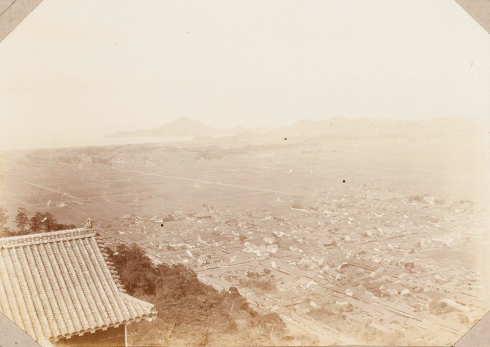 KITLV - 65876 - View of the city of Matsuyama in Japan - presumably 1900-1902