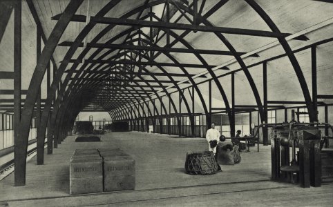 KITLV - 88325 - Kleingrothe, C.J. - Medan - Fermentation barn on the plantation Poengei (Pungai) of the Deli Company in Deli - 1905