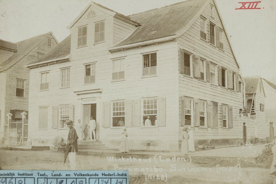 KITLV - 91649 - Shop in Paramaribo - circa 1880