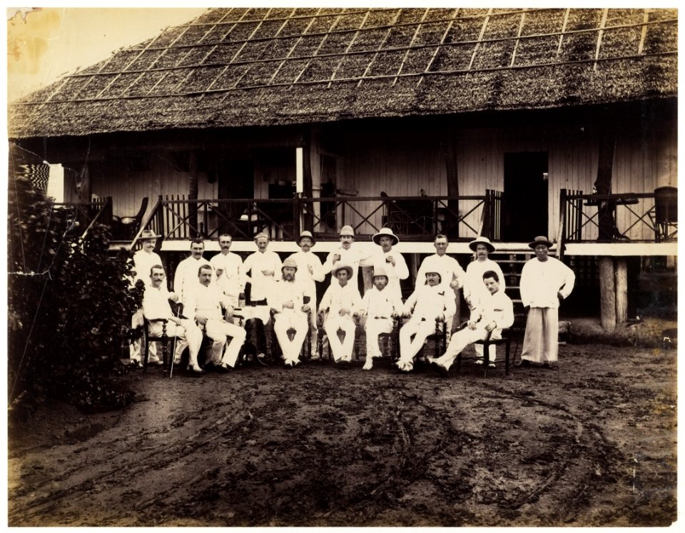 KITLV - 40322 - Stafhell & Kleingrothe - Medan - Staff of the plantation Paja-Bakon in Deli - circa 1890