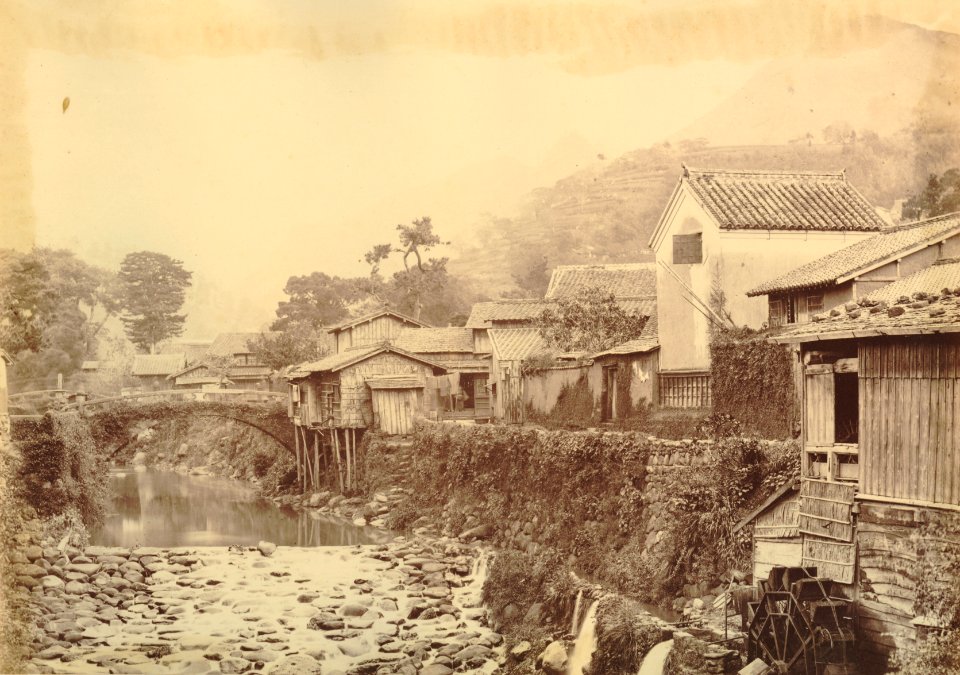 KITLV - 89896 - Beato, Felice - Houses on a river at Nagasaki in Japan - presumably 1863-1865
