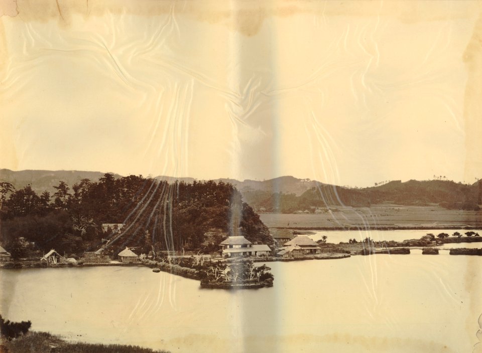 KITLV - 89909 - Beato, Felice - Houses on a bay at Kanagawa in Japan - presumably 1863-1865