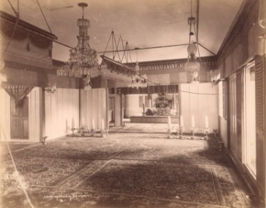 KITLV - 91760 - Lambert & Co., G.R. - Singapore - Bridal room in the Straits Settlements - circa 1890