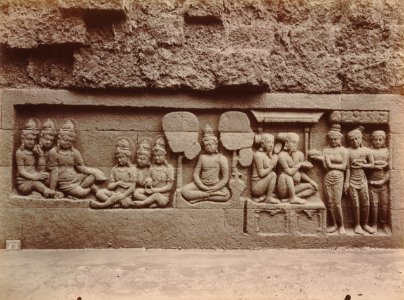 KITLV 103564 - Kassian Céphas - Bas-relief at Borobudur near Magelang - 1890-1891