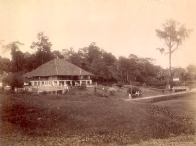 KITLV - 91797 - Stafhell & Kleingrothe - House of the chief administrator of tobacco company Arendsburg in Deli - circa 1895