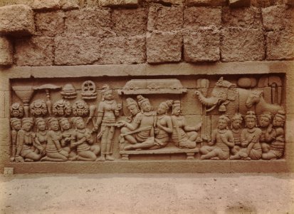 KITLV 103588 - Kassian Céphas - Bas-relief at Borobudur near Magelang - 1890-1891