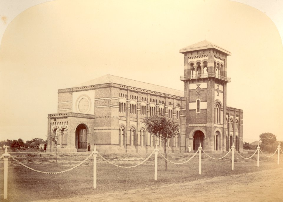 KITLV 100083 - Unknown - town hall at Poona in India - Around 1875