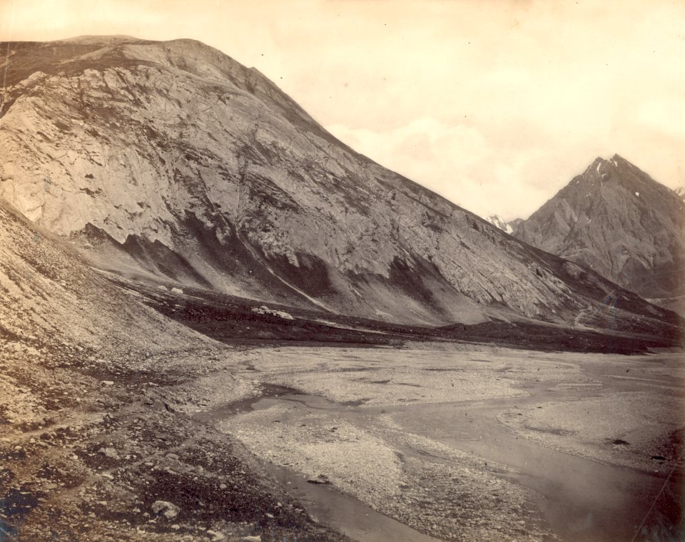 KITLV 100517 - Unknown - Mountains, probably in Kashmir in British India - Around 1870