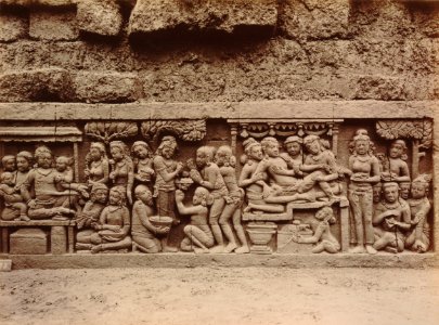 KITLV 103629 - Kassian Céphas - Bas-relief at Borobudur near Magelang - 1890-1891