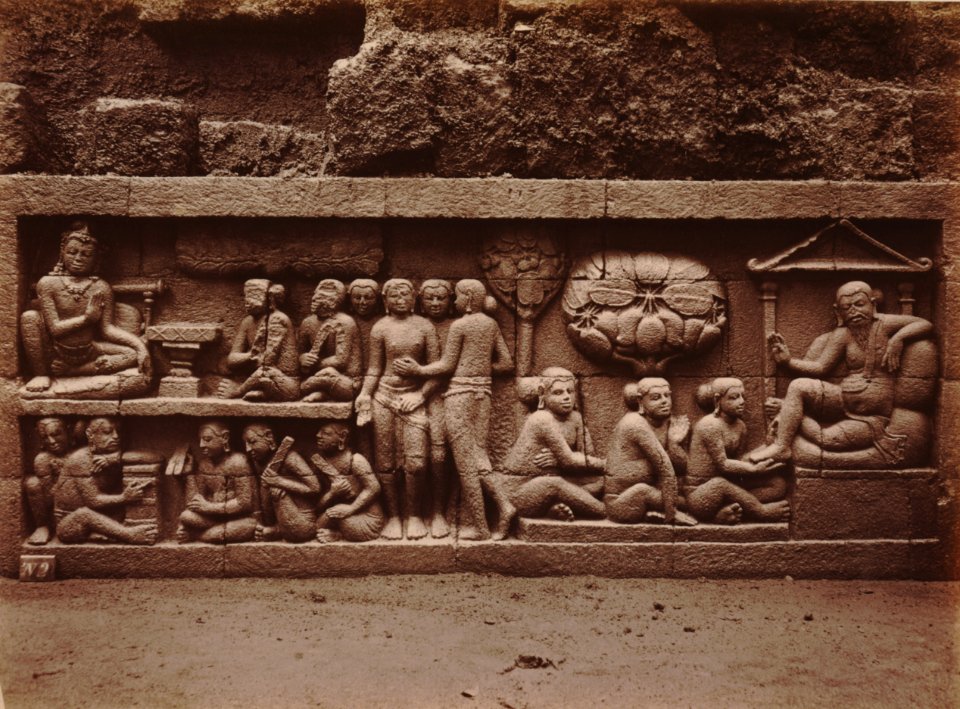 KITLV 103657 - Kassian Céphas - Bas-relief at Borobudur near Magelang - 1890-1891