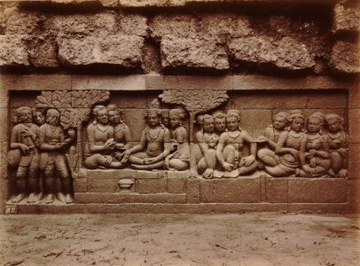 KITLV 103688 - Kassian Céphas - Bas-relief at Borobudur near Magelang - 1890-1891