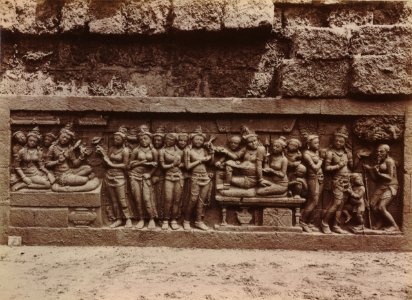 KITLV 103704 - Kassian Céphas - Bas-relief at Borobudur near Magelang - 1890-1891