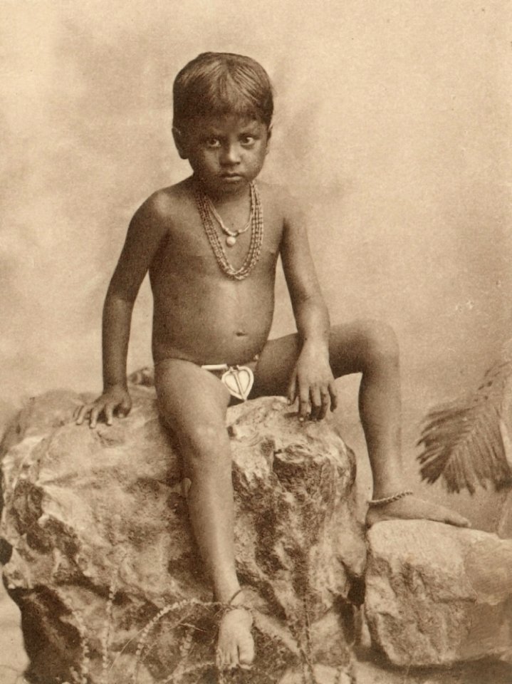 KITLV - 80018 - Kleingrothe, C.J. - Medan - Tamil girl, probably in Malaysia - circa 1910