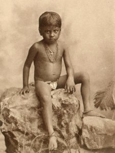 KITLV - 80018 - Kleingrothe, C.J. - Medan - Tamil girl, probably in Malaysia - circa 1910