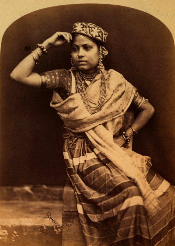 KITLV 106529 - Penn, Albert Thomas Watson - Indian woman, presumably a dancer - Around 1880