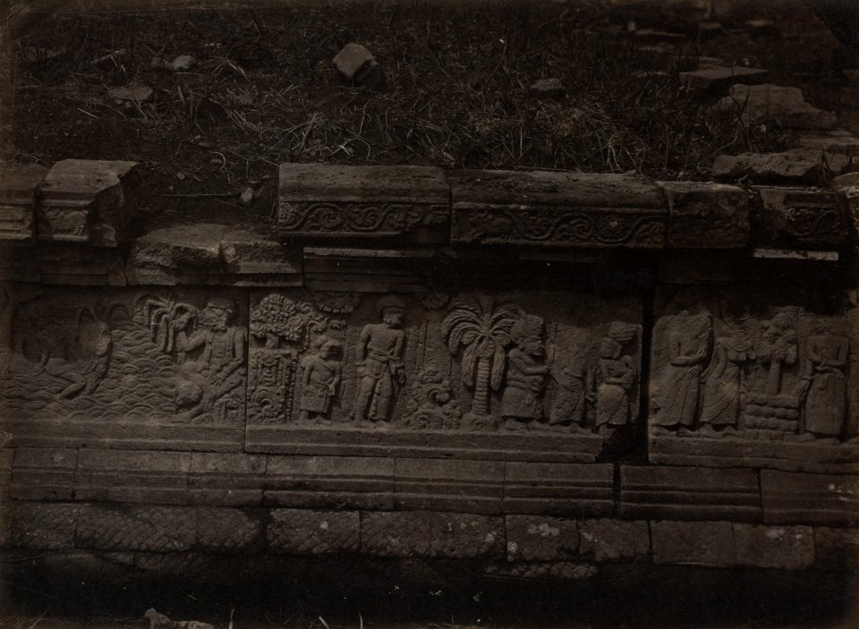 KITLV 151389 - Isidore van Kinsbergen - Bas-relief on the west side of temple Panataran at Blitar - 1867-02-1867-06