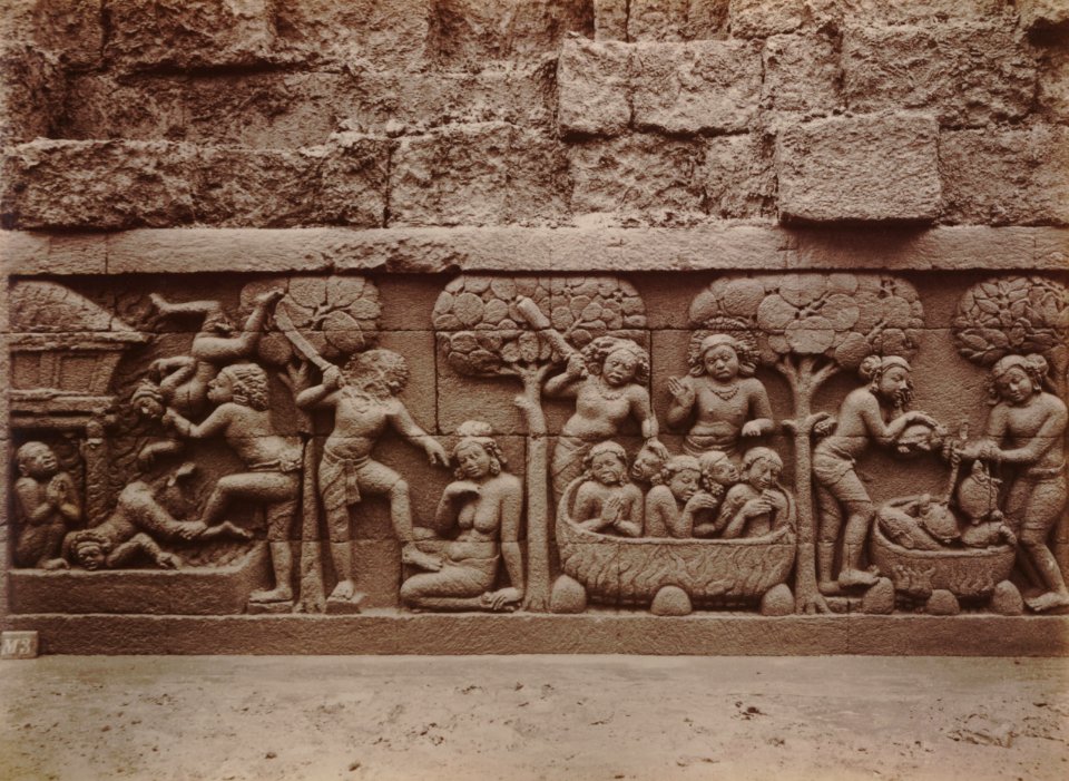 KITLV 103651 - Kassian Céphas - Bas-relief at Borobudur near Magelang - 1890-1891