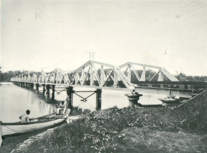 KITLV - 80213 - Kleingrothe, C.J. - Medan - Railway bridge over the Belawan, presumably at Belawan in Medan, Sumatra - 1898