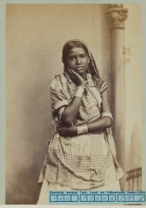 KITLV - 6546 - Lambert & Co., G.R. - Singapore - Hindu woman in the Straits Settlements - circa 1890 photo