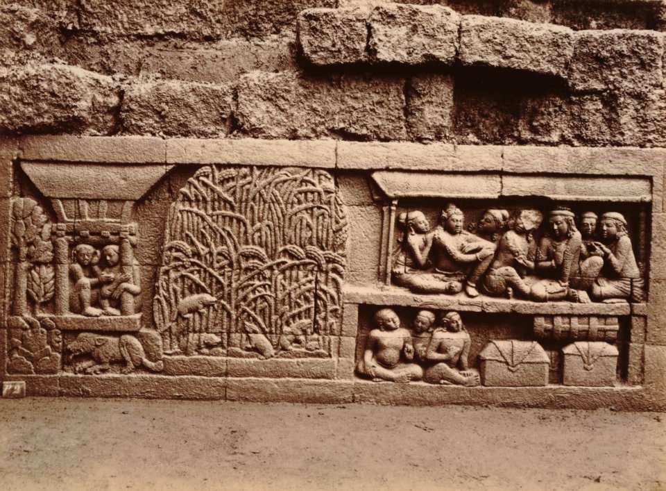 KITLV 103671 - Kassian Céphas - Bas-relief at Borobudur near Magelang - 1890-1891