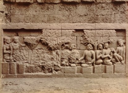 KITLV 103690 - Kassian Céphas - Bas-relief at Borobudur near Magelang - 1890-1891