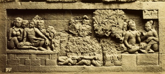 KITLV 40085 - Kassian Céphas - Relief of the hidden base of Borobudur - 1890-1891