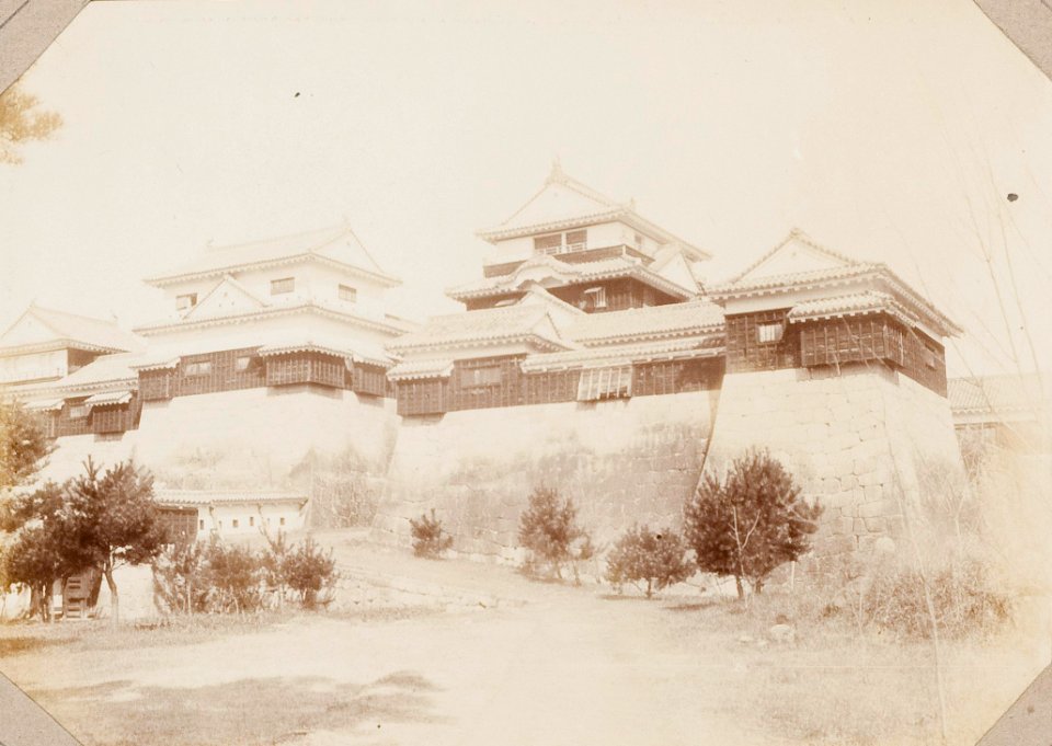 KITLV - 65874 - Castle at Matsuyama in Japan - presumably 1900-1902
