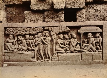 KITLV 103698 - Kassian Céphas - Bas-relief at Borobudur near Magelang - 1890-1891