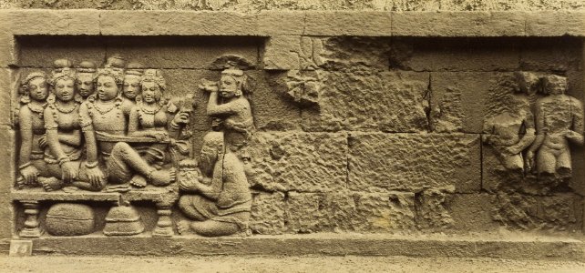 KITLV 40089 - Kassian Céphas - Relief of the hidden base of Borobudur - 1890-1891