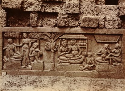 KITLV 103702 - Kassian Céphas - Bas-relief at Borobudur near Magelang - 1890-1891