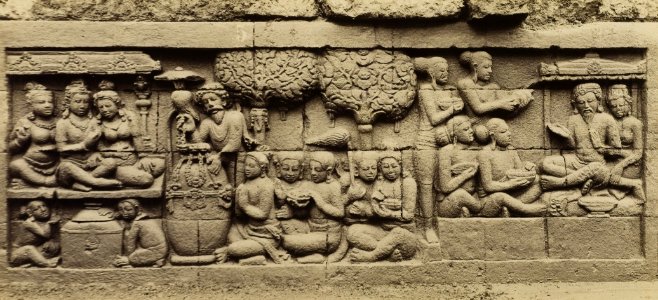 KITLV 40097 - Kassian Céphas - Relief of the hidden base of Borobudur - 1890-1891