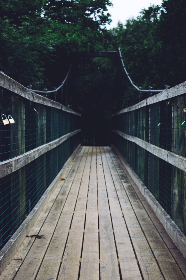 Wire lock travel