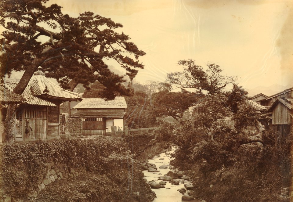 KITLV - 89935 - Beato, Felice - Riverside house at Nagasaki in Japan - presumably 1863-1865