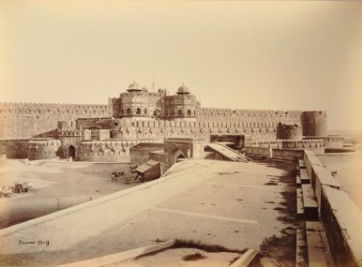 KITLV 91979 - Samuel Bourne - Agra Fort in Agra in India - Around 1860 photo