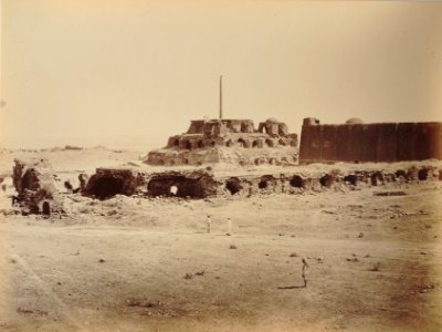 KITLV 91995 - Samuel Bourne - Firozshah Tughlaq's Lat, Asoka pillar at Delhi in India - Around 1860 photo