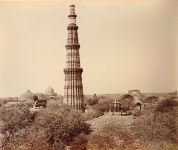 KITLV 91999 - Unknown - Qutub minaret at the Quwwat-ul-Islam mosque in Delhi, India - Around 1860 photo