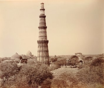 KITLV 91999 - Unknown - Qutub minaret at the Quwwat-ul-Islam mosque in Delhi, India - Around 1860