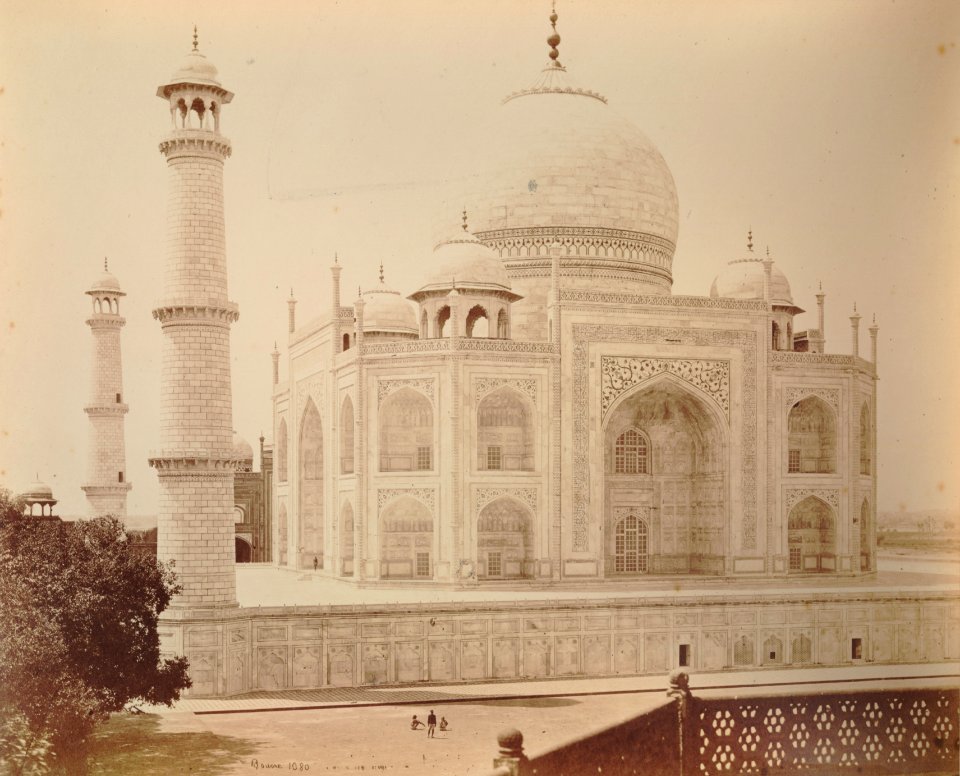 KITLV 91973 - Samuel Bourne - Taj Mahal at Agra in India - Around 1860