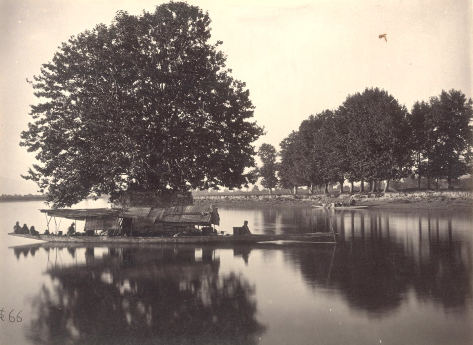 KITLV 100485 - Unknown - Proa, probably at Srinagar in Kashmir in British India - Around 1870