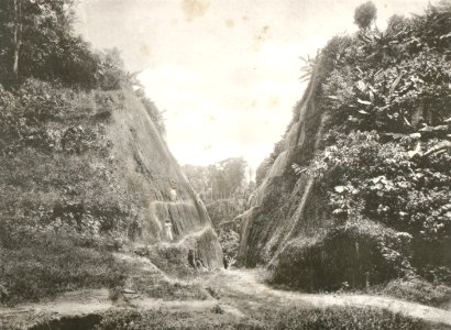 KITLV - 80247 - Kleingrothe, C.J. - Medan - A cut through a hill side, presumably on a plantation in the east coast of Sumatra - 1898