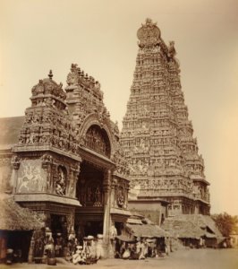 KITLV 92084 - Unknown - Gopuram (tower) in the Minakshi Sundareshvara temple complex in Madurai in India - Around 1870