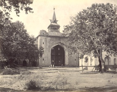 KITLV 100518 - Unknown - Mosque, presumably the Shah Hamadan mosque in Srinagar in British India - Around 1870