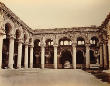 KITLV 92104 - Unknown - Tirumala Nayaka Palace in Madurai in India - Around 1870