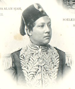 KITLV - 80275 - Kleingrothe, C.J. - Medan - (Yang di-Pertuan Besar Sharif) Hashim Abdul Jalil Saifuddin, Sultan of Siak Sri Indrapura (Riau) and its dependencies - 1898