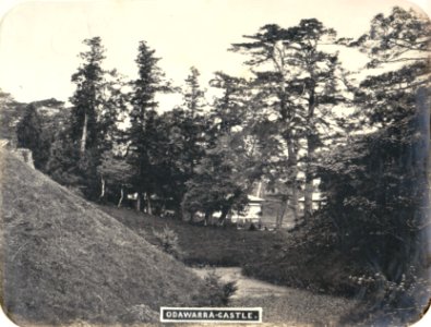 KITLV - 83047 - Garden near the castle in Odawara in Japan - before 1880