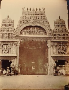 KITLV 92086 - Unknown - Sundareshvara Minakshi temple complex in Madurai in India - Around 1870 photo
