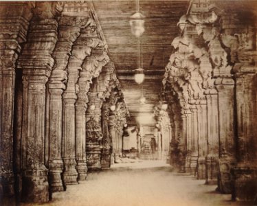 KITLV 92090 - Unknown - Pillars in the temple complex at Madurai Meenakshi Sundareshvara in India - Around 1870 photo
